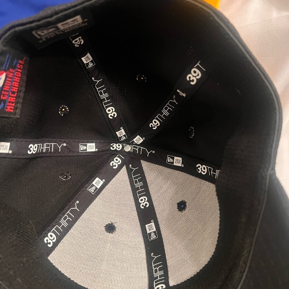 NWOT🔥Offical MBL Chicago CUBS black baseball hat 🧢 and size M/L🔥 - Picture 3 of 3